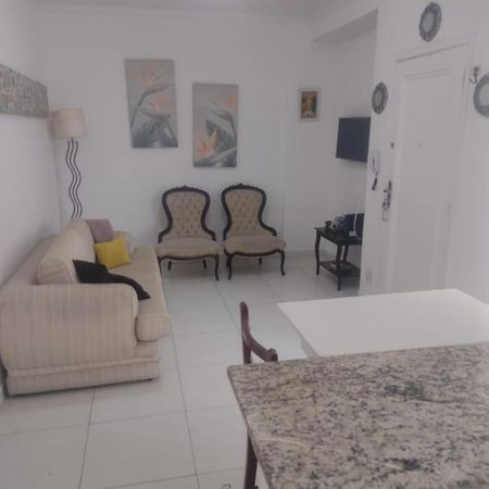 Apartamento Vento E Mar - 2 Quartos Com Sacada Na Quadra Da Praia Do Gonzaga Сантус Екстер'єр фото