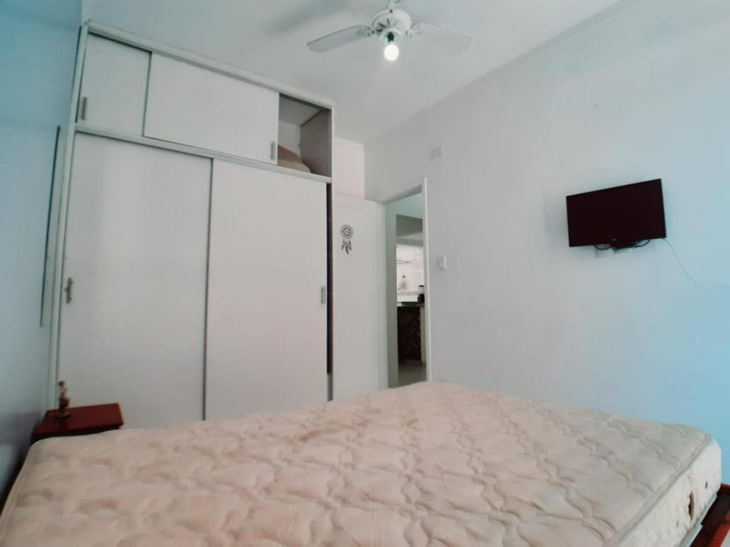 Apartamento Vento E Mar - 2 Quartos Com Sacada Na Quadra Da Praia Do Gonzaga Сантус Екстер'єр фото
