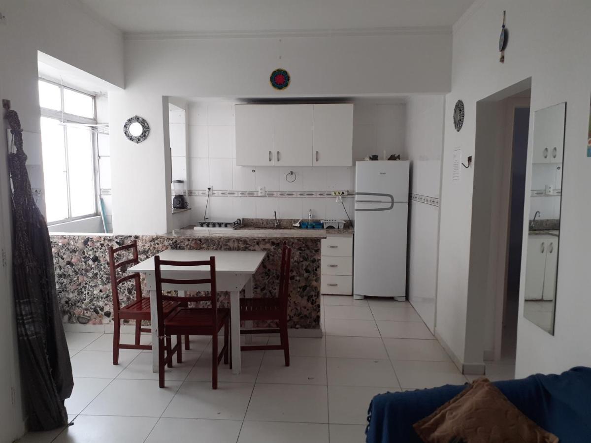 Apartamento Vento E Mar - 2 Quartos Com Sacada Na Quadra Da Praia Do Gonzaga Сантус Екстер'єр фото