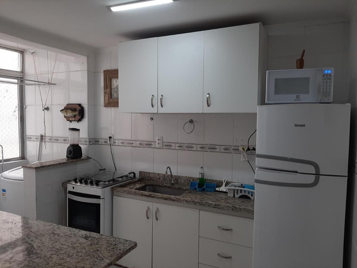 Apartamento Vento E Mar - 2 Quartos Com Sacada Na Quadra Da Praia Do Gonzaga Сантус Екстер'єр фото