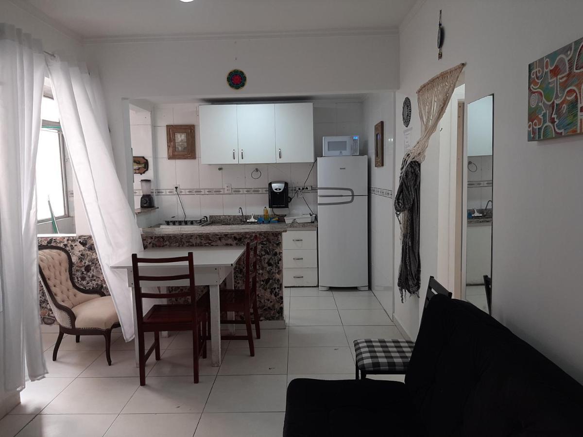 Apartamento Vento E Mar - 2 Quartos Com Sacada Na Quadra Da Praia Do Gonzaga Сантус Екстер'єр фото
