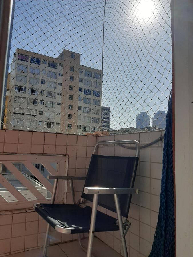 Apartamento Vento E Mar - 2 Quartos Com Sacada Na Quadra Da Praia Do Gonzaga Сантус Екстер'єр фото