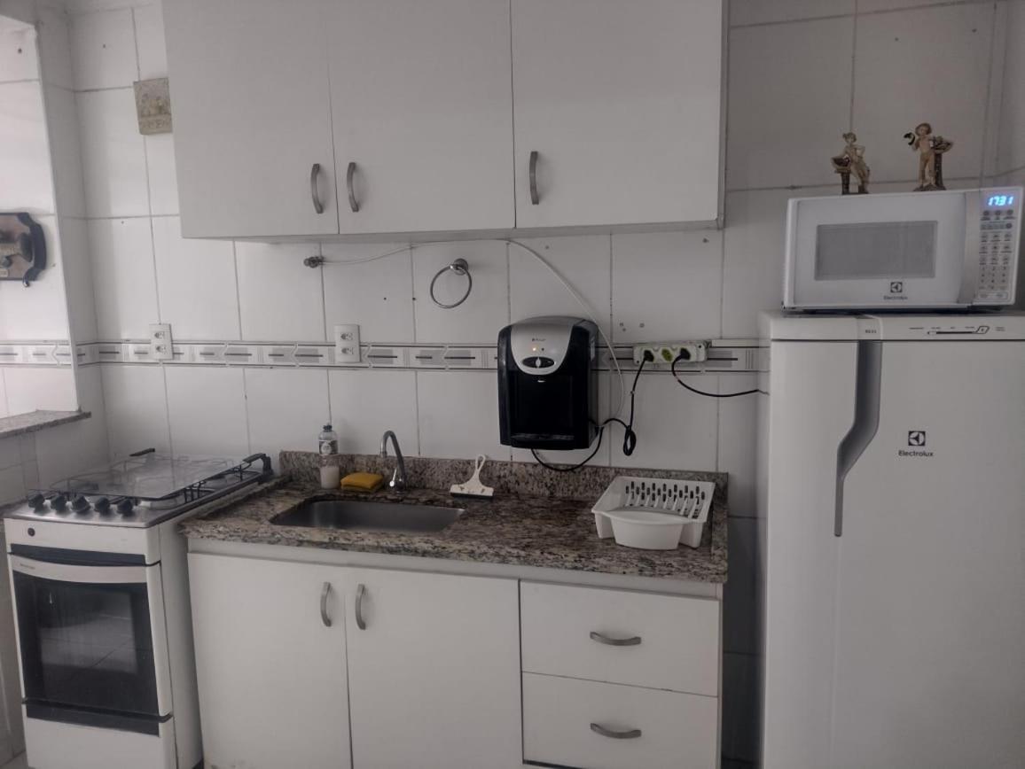 Apartamento Vento E Mar - 2 Quartos Com Sacada Na Quadra Da Praia Do Gonzaga Сантус Екстер'єр фото